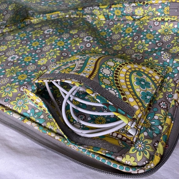 Vera Bradley Laptop Case - Picture 2 of 7